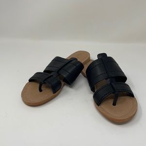 C•A•S•L•O•N flip flops! New!